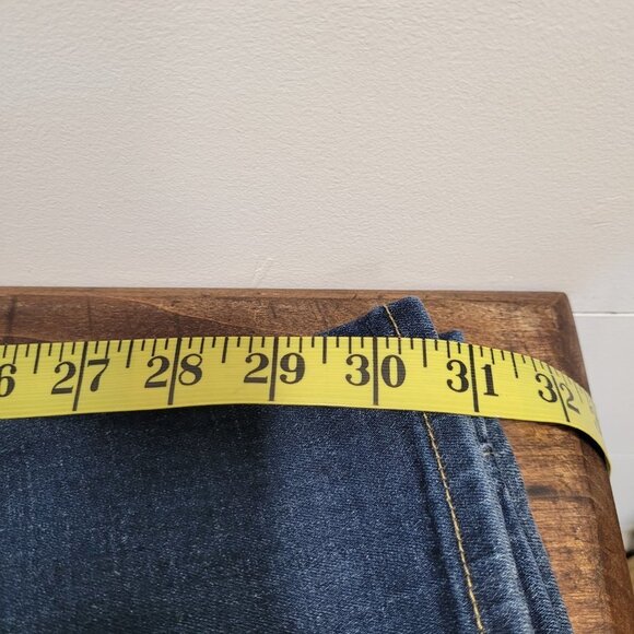 EUC Levi's Classic Boot Cut Dark Denim Jean Women's sz 14 - Picture 9 of 10